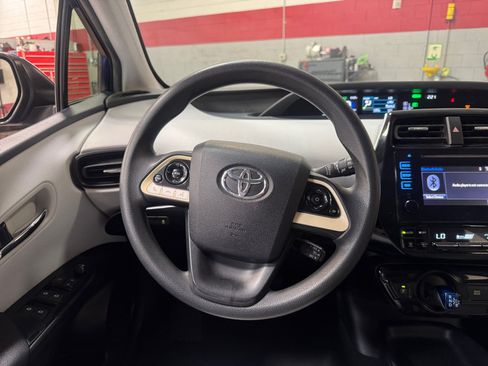 Used 2016 Toyota Prius Two FWD image 9