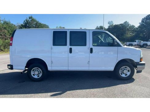 Used 2023 Chevrolet Express 2500 w/ Driver Convenience Package image 9