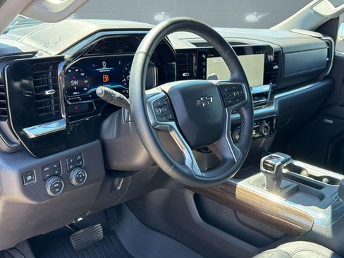 Used 2024 Chevrolet Silverado 1500 LT Trail Boss w/ LT Trail Boss Premium Package image 4