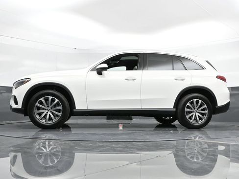 Used 2025 Mercedes-Benz GLC 300 4MATIC image 49
