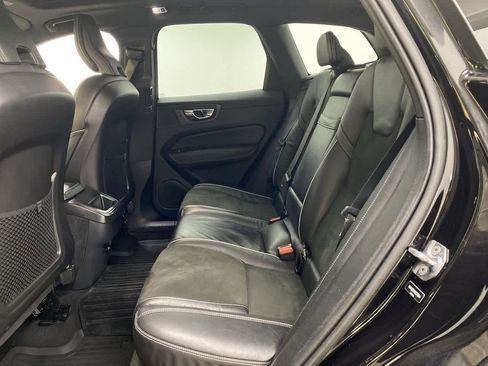 Used 2019 Volvo XC60 T6 R-Design w/ Protection Package Premier image 18