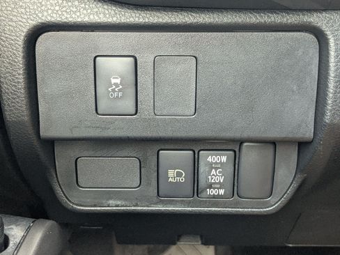 Used 2021 Toyota Tacoma TRD Off-Road w/ Technology Package AWD/4WD image 23