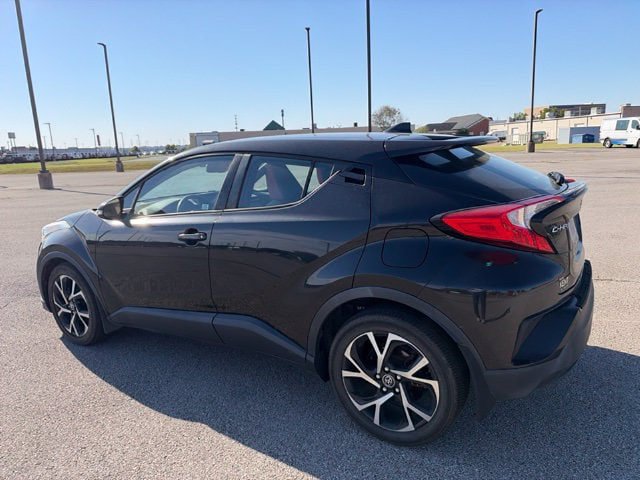 Used 2018 Toyota C-HR XLE FWD image 11