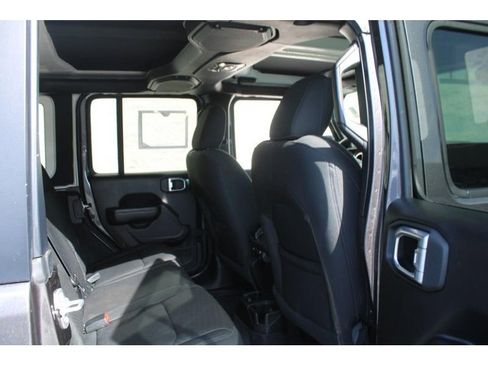 Used 2022 Jeep Wrangler Unlimited Sport AWD/4WD image 12