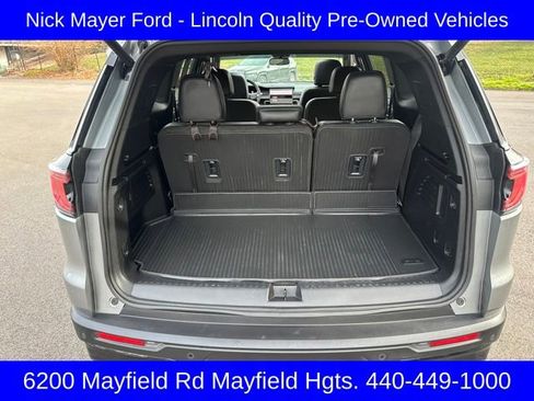 Used 2024 GMC Acadia AT4 w/ Luxury Package image 10