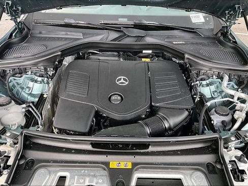 Certified 2025 Mercedes-Benz GLC 300 image 9