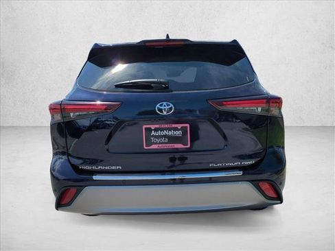 New 2026 Toyota Highlander Platinum AWD/4WD image 8