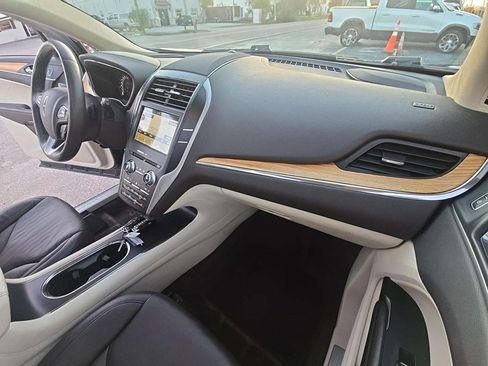 Used 2016 Lincoln MKC Select w/ Lincoln MKC Climate Package image 7