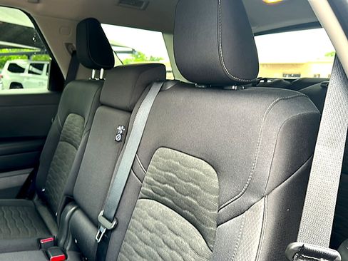Used 2025 Nissan Pathfinder SV FWD image 19