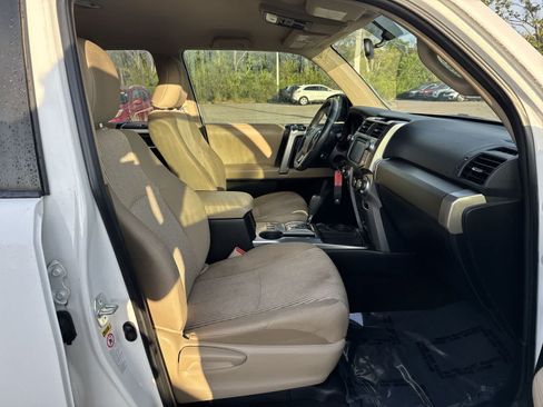 Used 2016 Toyota 4Runner SR5 RWD image 28