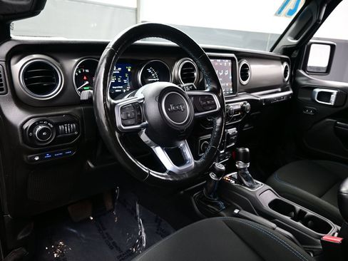 Used 2021 Jeep Wrangler Unlimited Rubicon 4xe w/ Cold Weather Group AWD/4WD image 14