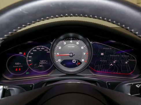 Used 2022 Porsche Panamera image 29