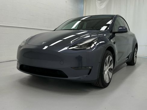 Used 2023 Tesla Model Y Long Range image 4