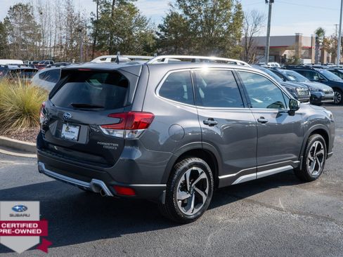 Used 2023 Subaru Forester Touring image 3
