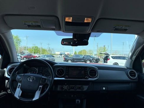 Used 2020 Toyota Tacoma SR5 image 13