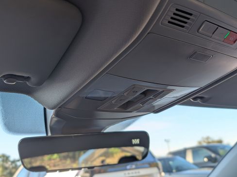 Used 2024 Volkswagen Jetta SE w/ Panoramic Sunroof Package image 28