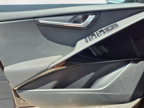 New 2026 Kia Niro EX FWD image 12
