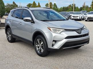 Used 2017 Toyota RAV4 XLE video 2
