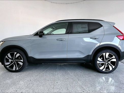 New 2026 Volvo XC40 B5 Ultra w/ Protection Package Premier AWD/4WD image 8