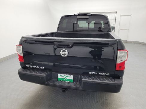 Used 2018 Nissan Titan SV w/ SV Convenience Package image 7