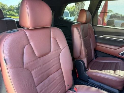Used 2023 Kia Telluride SX Prestige AWD/4WD image 16