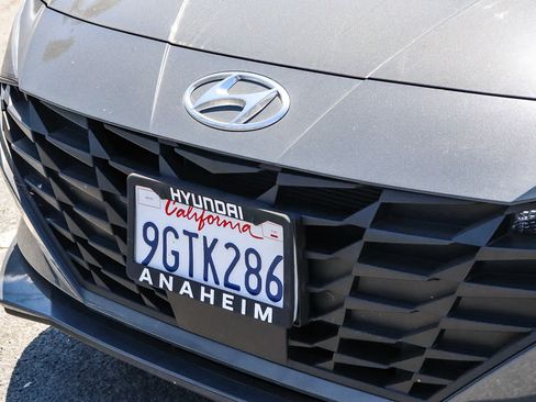Used 2023 Hyundai Elantra SEL w/ Convenience Package FWD image 3