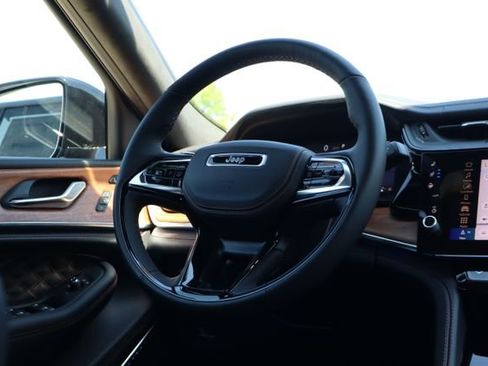 New 2026 Jeep Grand Cherokee Summit w/ Obsidian Package AWD/4WD image 47