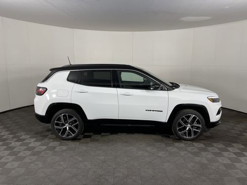 Used 2024 Jeep Compass Limited w/ Elite Group image 5