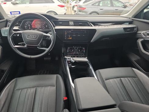 Used 2023 Audi e-tron Premium Plus w/ Premium Plus Package AWD/4WD image 9