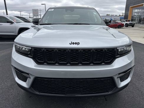 New 2025 Jeep Grand Cherokee Limited image 2