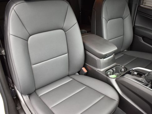 Used 2025 Chevrolet Colorado Trail Boss image 40