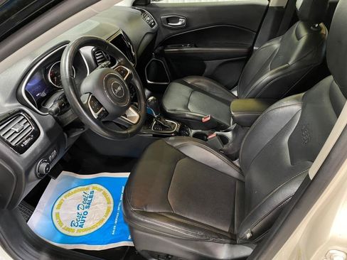 Used 2018 Jeep Compass Limited w/ Navigation Group AWD/4WD image 9