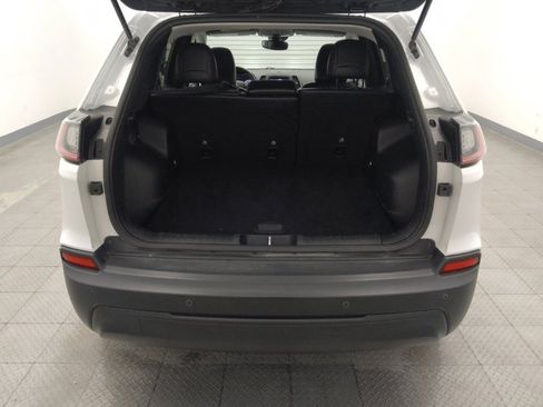 Used 2021 Jeep Cherokee Latitude Plus FWD image 29
