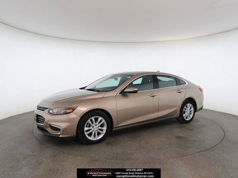Used 2018 Chevrolet Malibu LT image 3