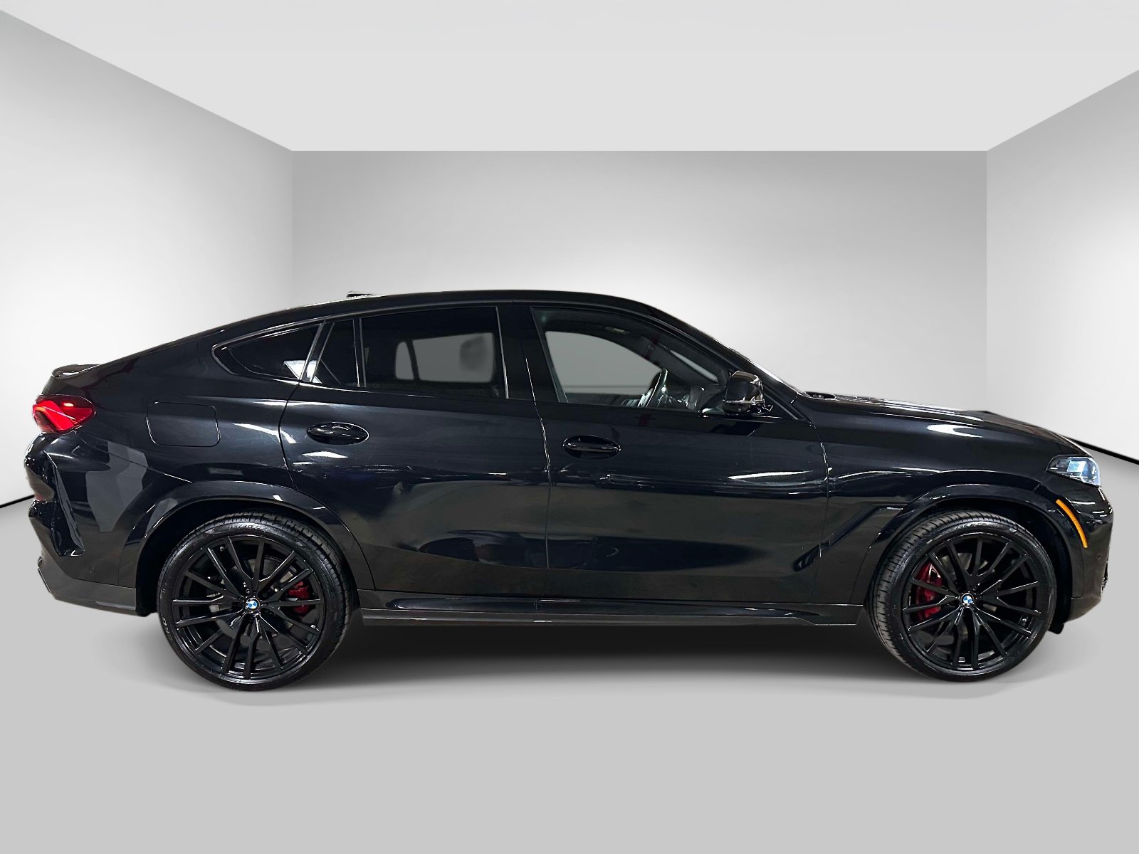 Used 2024 BMW X6 xDrive40i w/ Executive Package AWD/4WD image 6