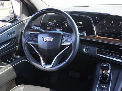 Used 2023 Cadillac Escalade Premium Luxury AWD/4WD image 45