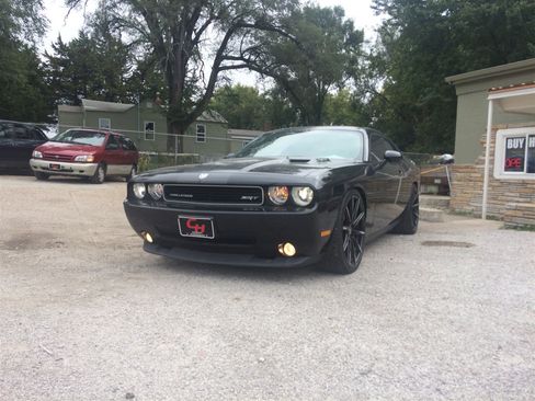 Used 2010 Dodge Challenger SRT8 image 1
