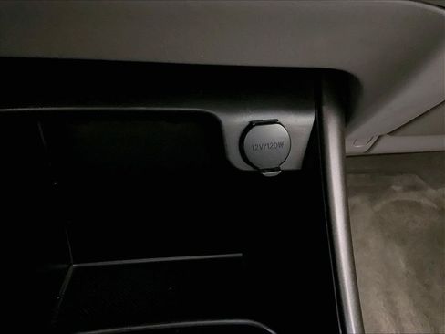 Used 2004 Toyota Camry LE FWD image 26