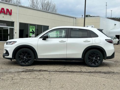 Used 2024 Honda HR-V Sport image 3