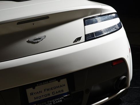 Used 2015 Aston Martin V8 Vantage GT RWD image 14