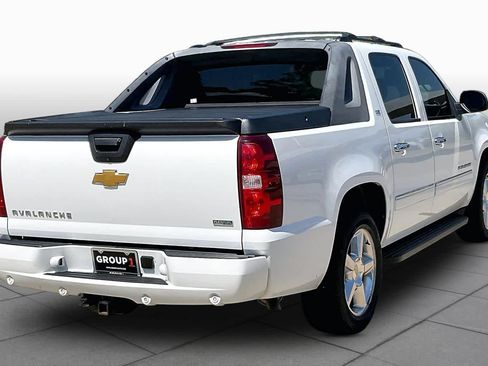 Used 2012 Chevrolet Avalanche LTZ RWD image 12
