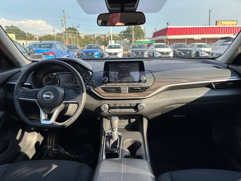 Used 2026 Nissan Altima 2.5 SV FWD image 32