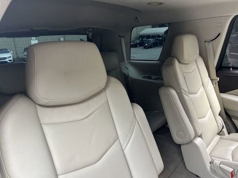 Used 2017 Cadillac Escalade image 32