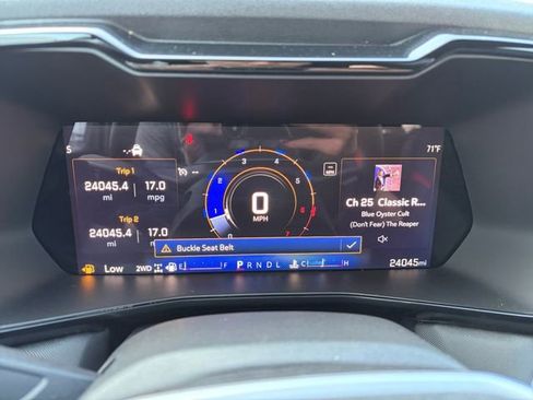 Used 2024 Chevrolet Colorado Z71 w/ Z71 Convenience Package 2 image 8