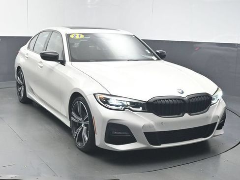 Used 2021 BMW 330i Sedan w/ M Sport Package RWD image 2