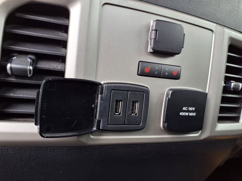 Used 2019 Ford F150 Lariat w/ Equipment Group 502A Luxury AWD/4WD image 29