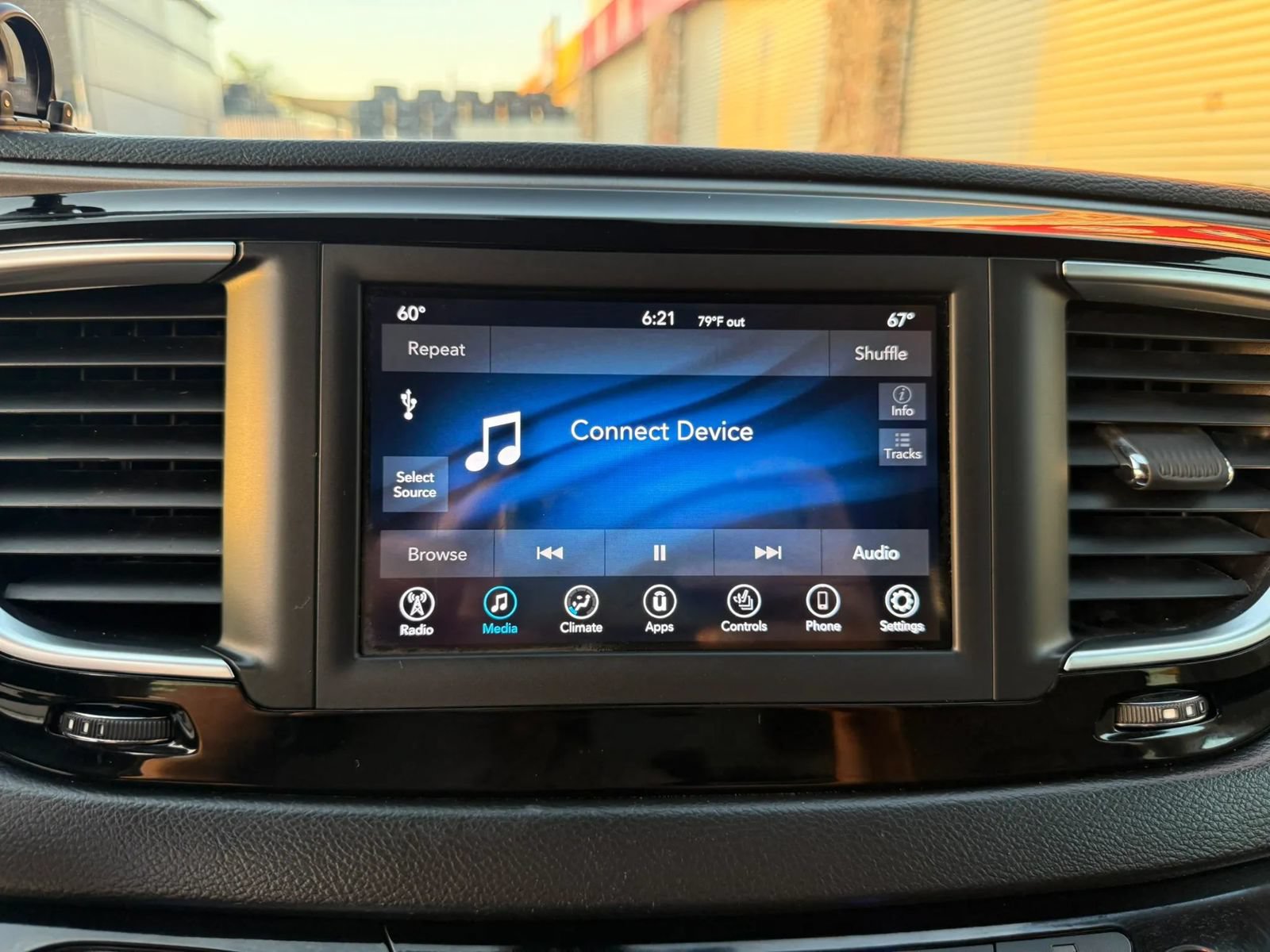 Used 2020 Chrysler Pacifica Touring-L FWD image 15