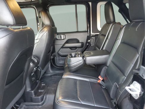 Certified 2019 Jeep Wrangler Unlimited Sahara w/ Quick Order Package 24M Moab image 7