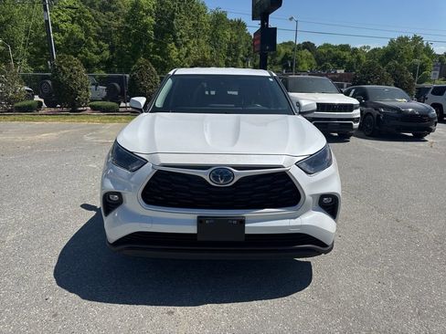 Used 2023 Toyota Highlander LE image 8