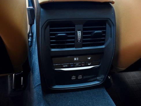 Used 2021 BMW 330i w/ M Sport Package image 23